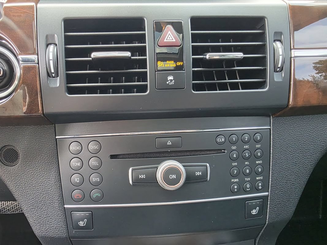 Used 2011 Mercedes-Benz GLK 350 4MATIC image 28
