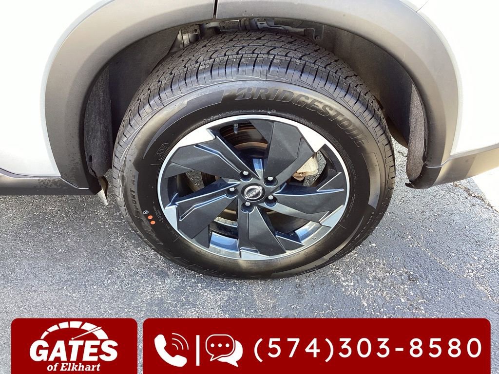 Used 2024 Nissan Rogue SV image 31