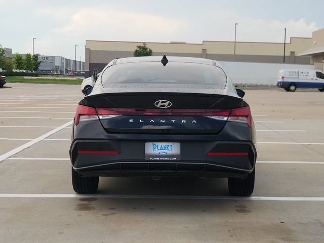 Used 2026 Hyundai Elantra Sport FWD image 6