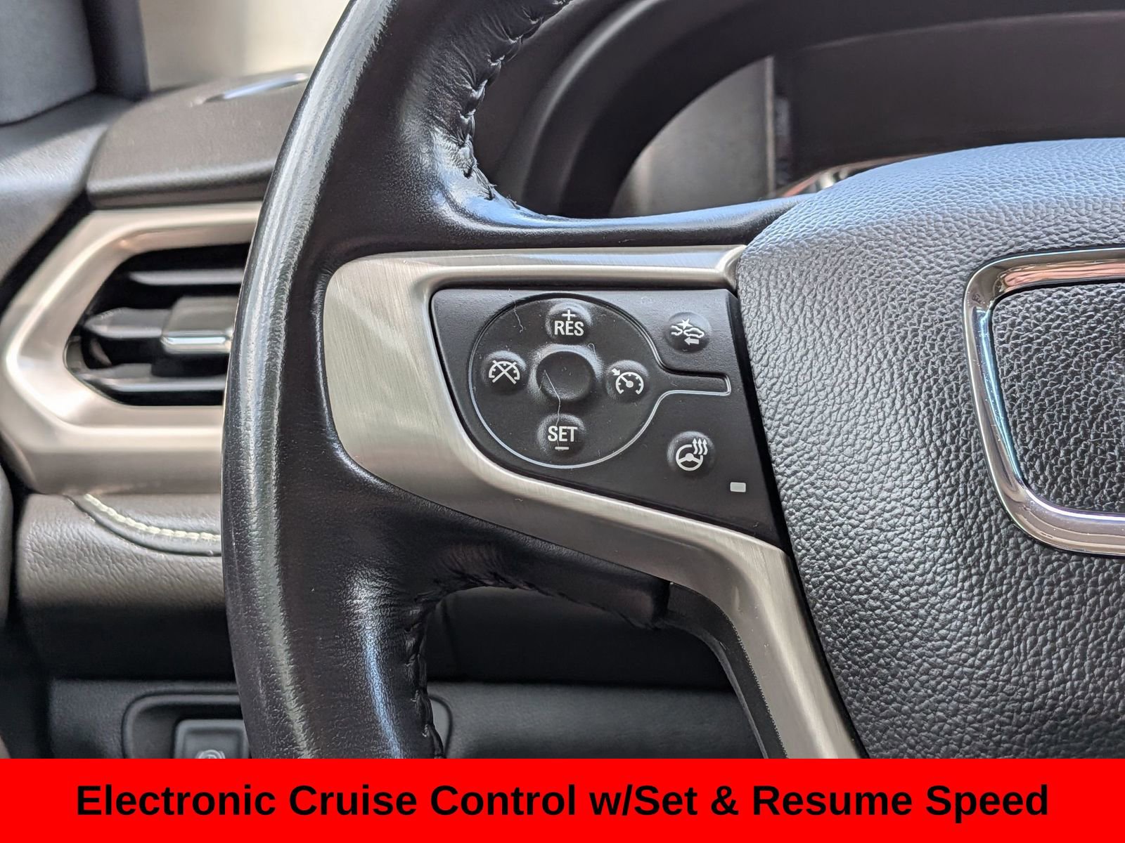 Used 2018 GMC Acadia Denali AWD/4WD image 17