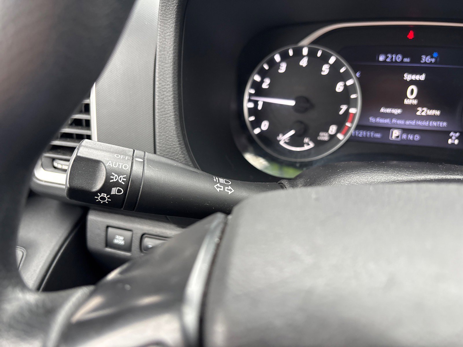 Used 2022 Nissan Frontier SV image 22