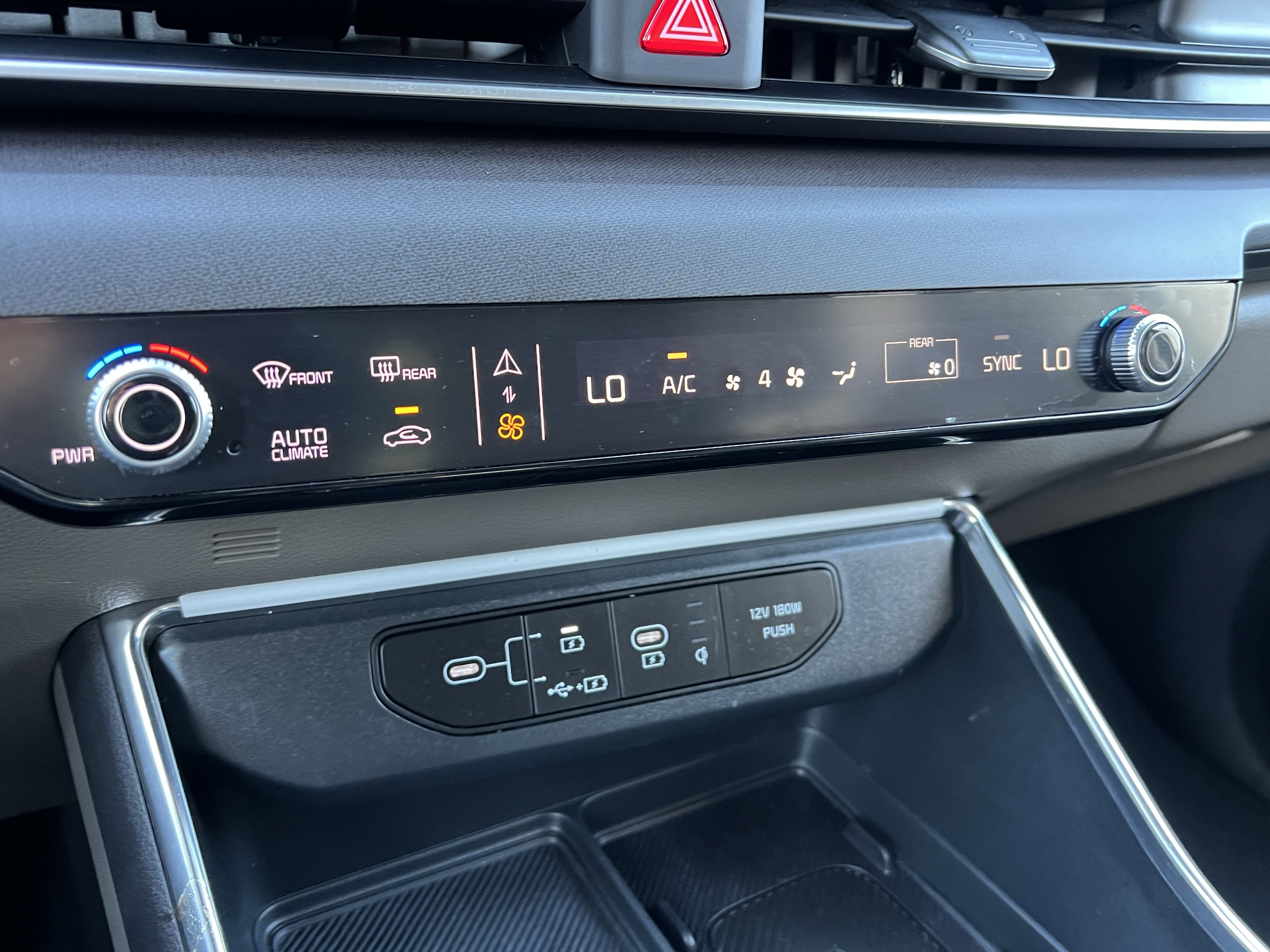 Certified 2025 Kia Carnival EX image 34