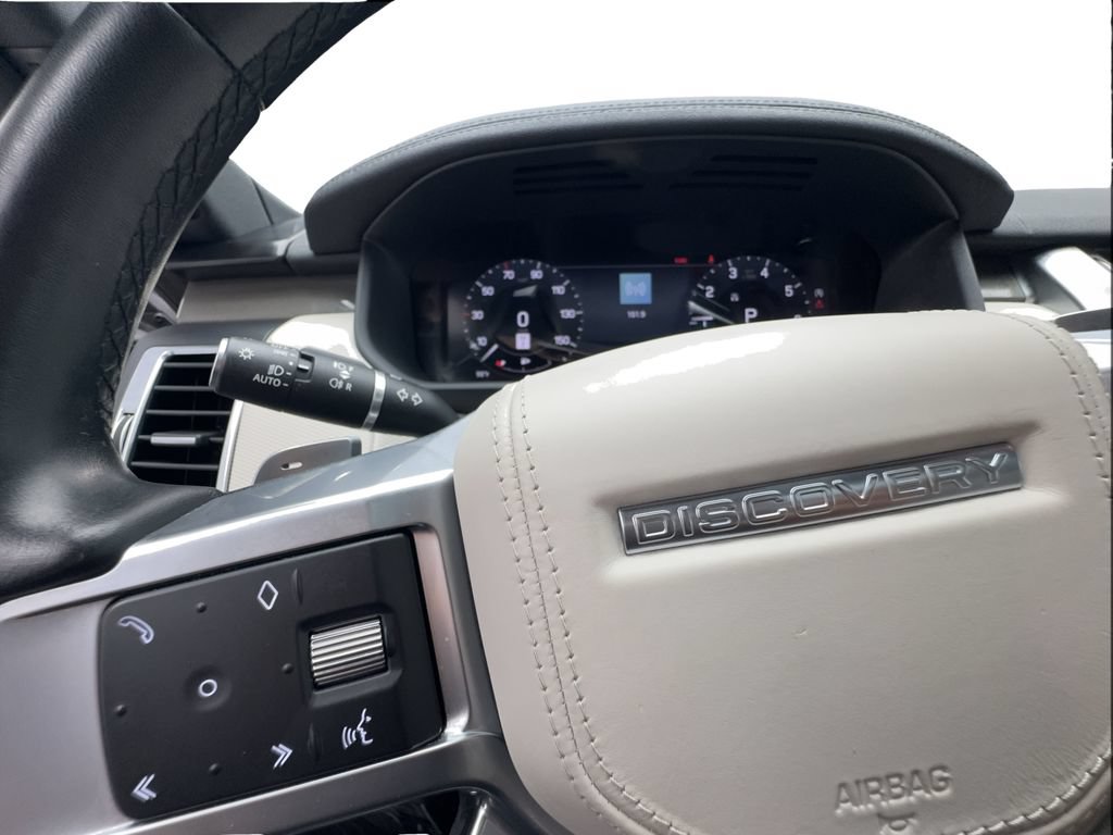 Used 2023 Land Rover Discovery Metropolitan Edition AWD/4WD image 45