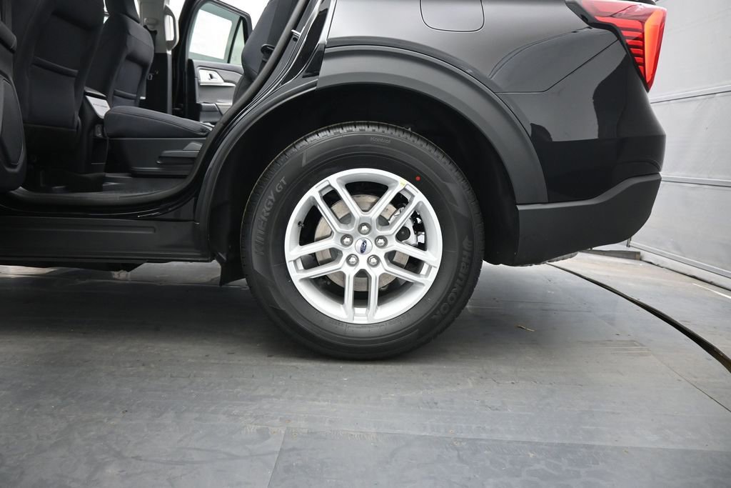 New 2026 Ford Explorer Active RWD image 21