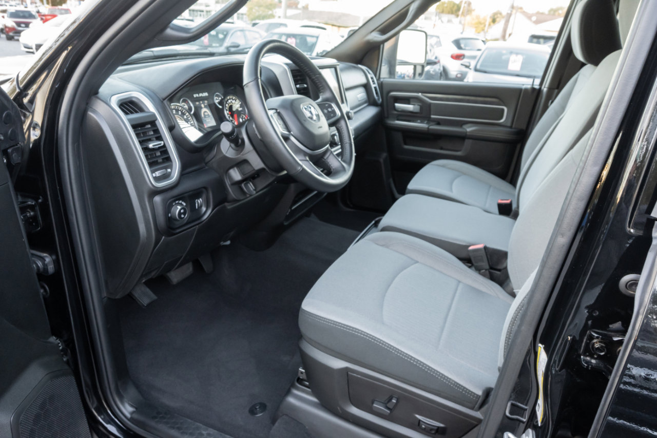 Used 2024 RAM 2500 Big Horn w/ Bed Utility Group image 17