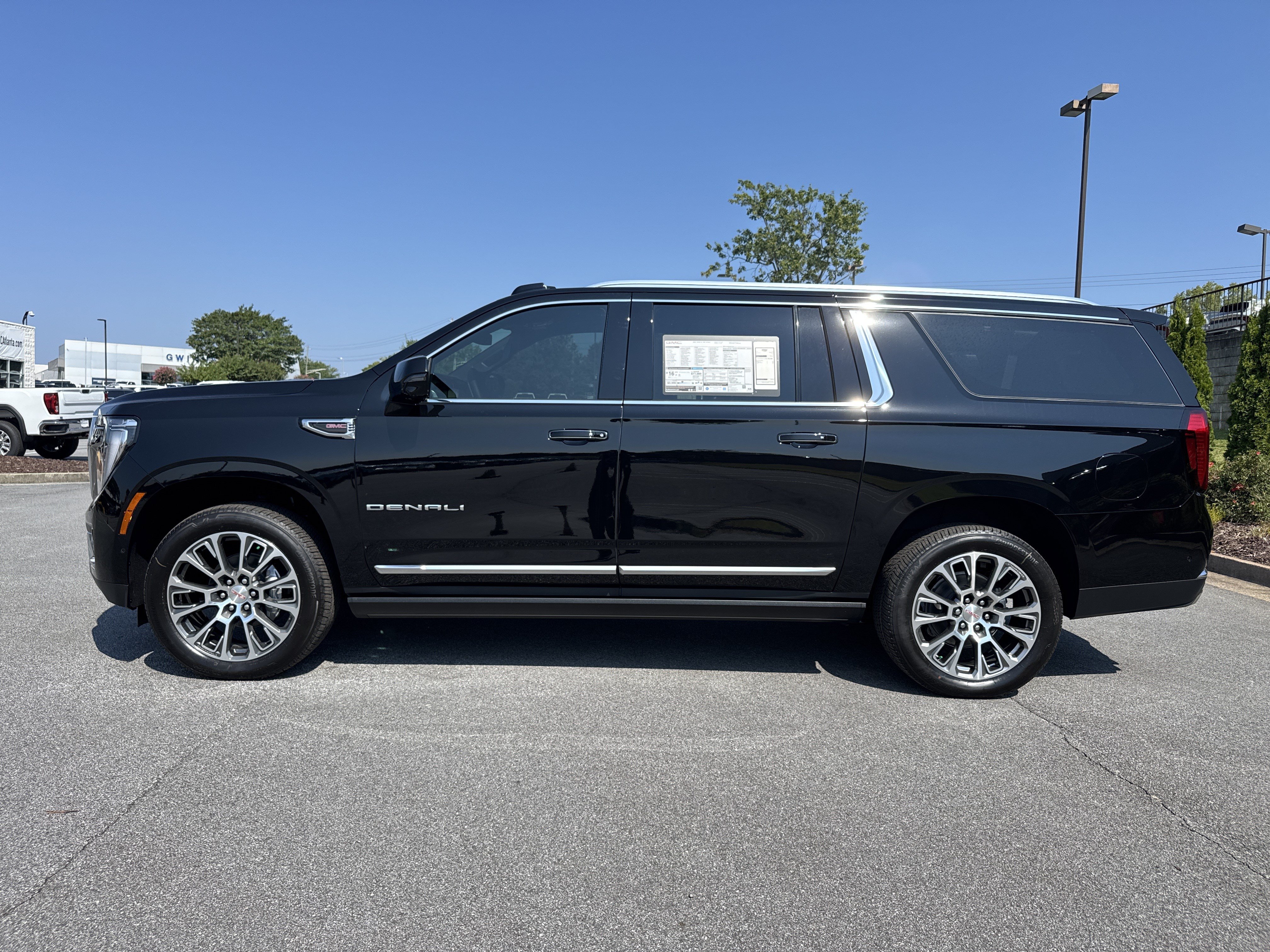 New 2026 GMC Yukon XL Denali w/ Sun & Power Step Package AWD/4WD image 7