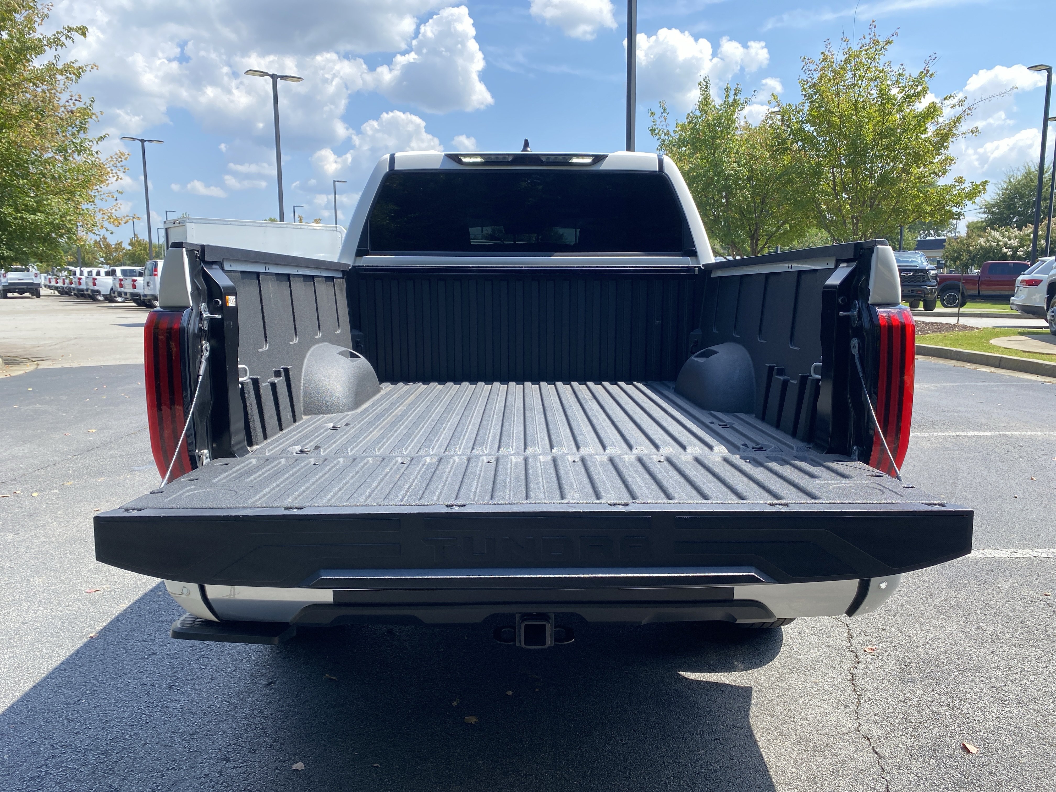 Used 2025 Toyota Tundra Limited AWD/4WD image 49