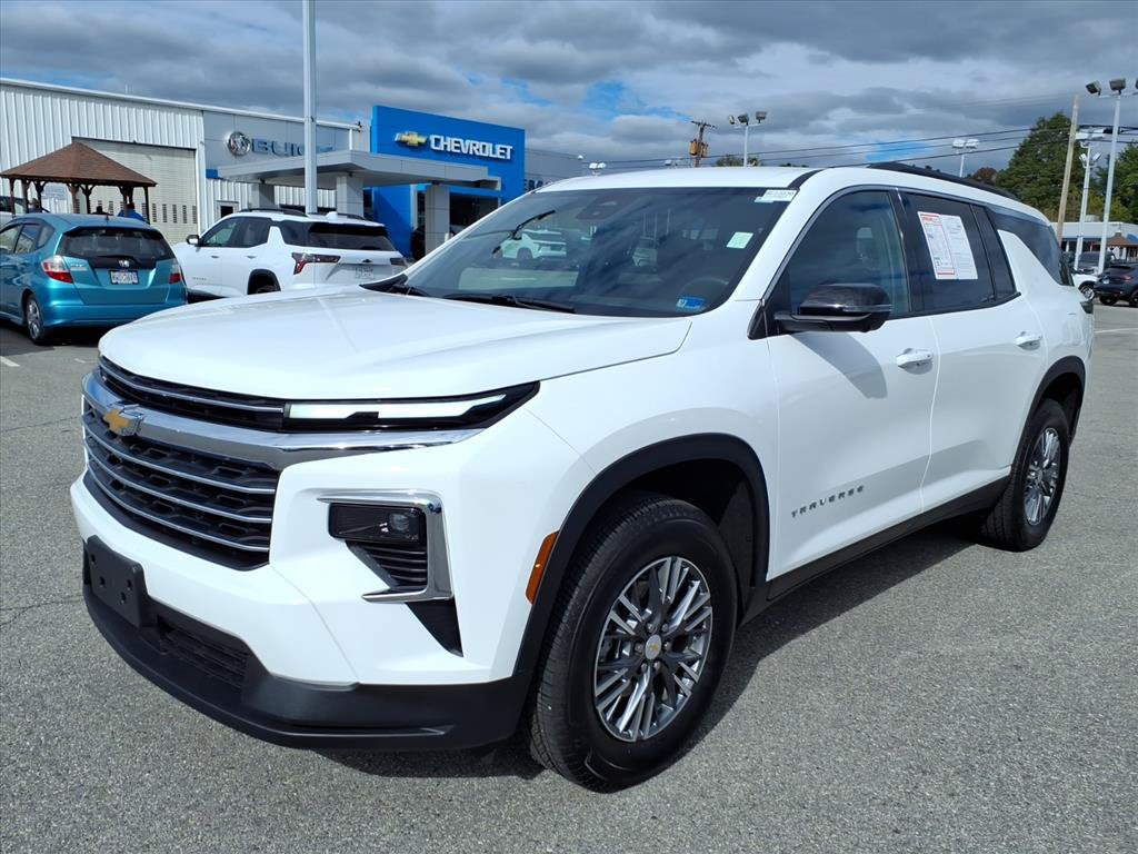 Used 2026 Chevrolet Traverse LT w/ Driver Confidence Package FWD image 8