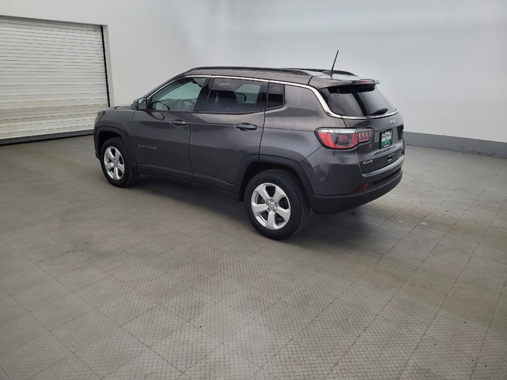 Used 2019 Jeep Compass Latitude image 2