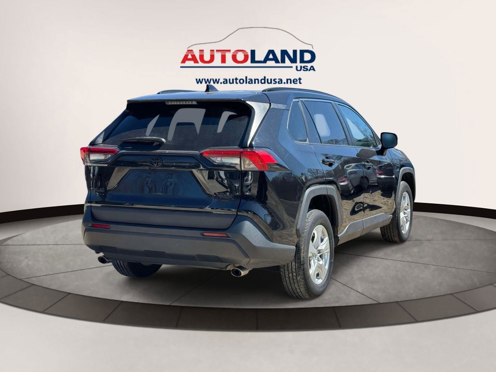 Used 2020 Toyota RAV4 XLE w/ All Weather Liner Package AWD/4WD image 4