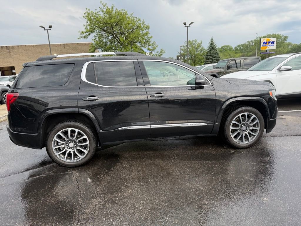 Used 2020 GMC Acadia Denali w/ Technology Package FWD image 3