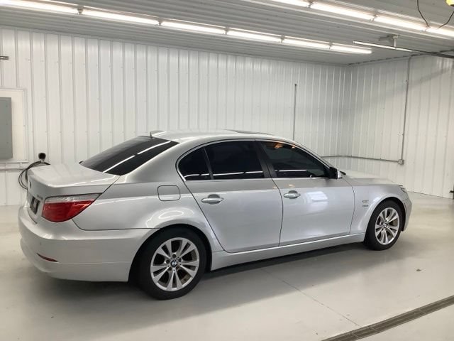 Used 2010 BMW 535i xDrive Sedan AWD/4WD image 7