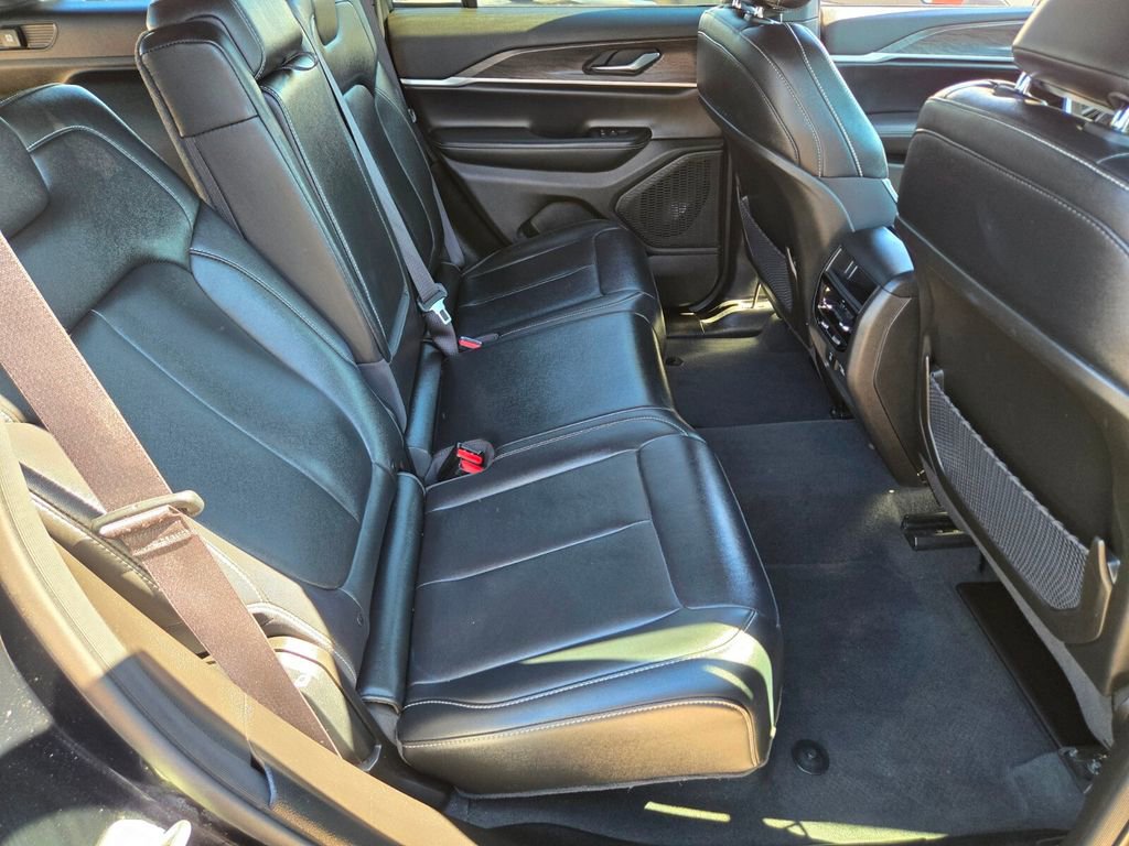 Used 2024 Jeep Grand Cherokee Limited image 12