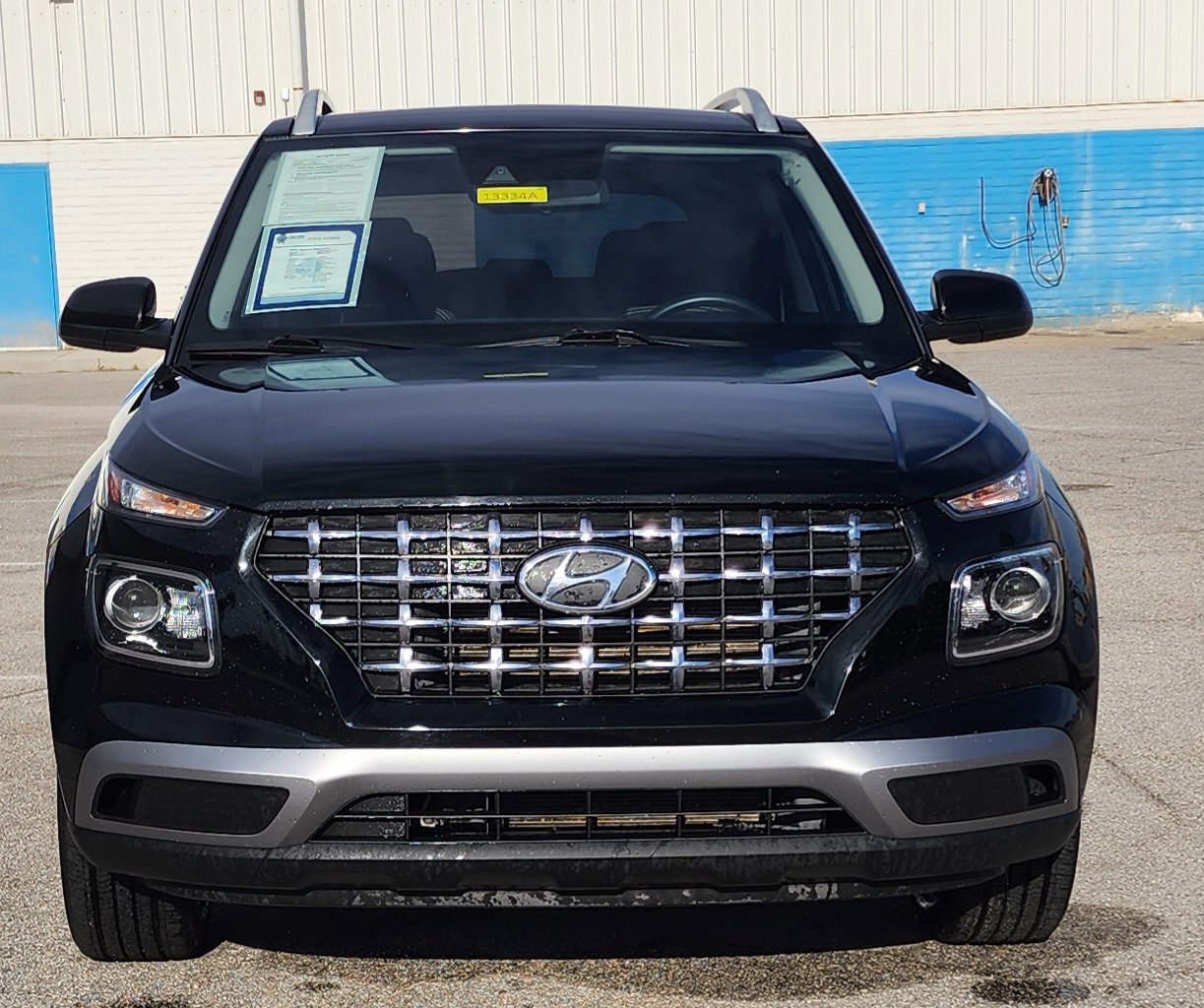 Used 2022 Hyundai Venue SEL w/ Cargo Package image 2