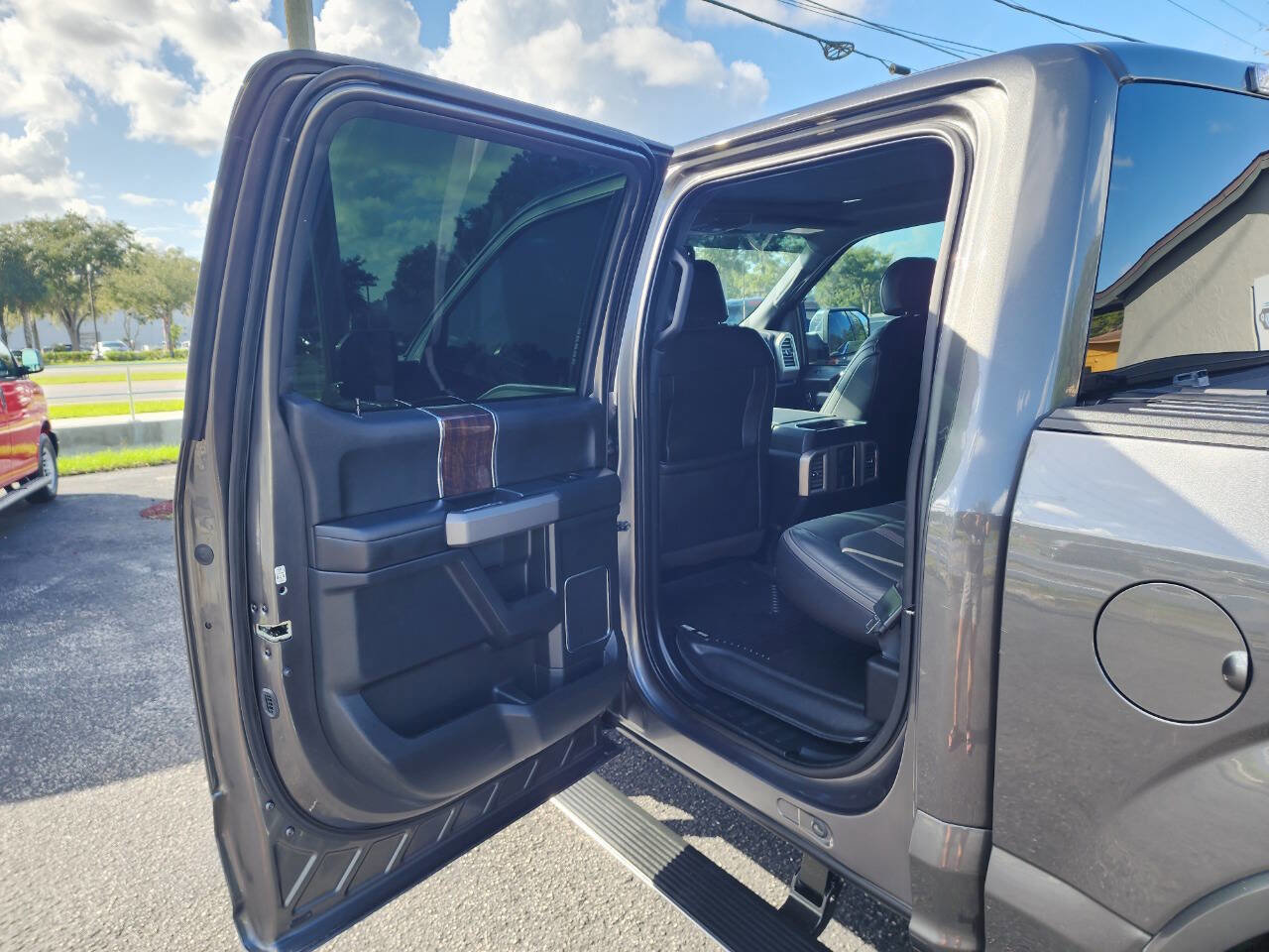 Used 2015 Ford F150 Platinum w/ Max Trailer Tow Package image 20
