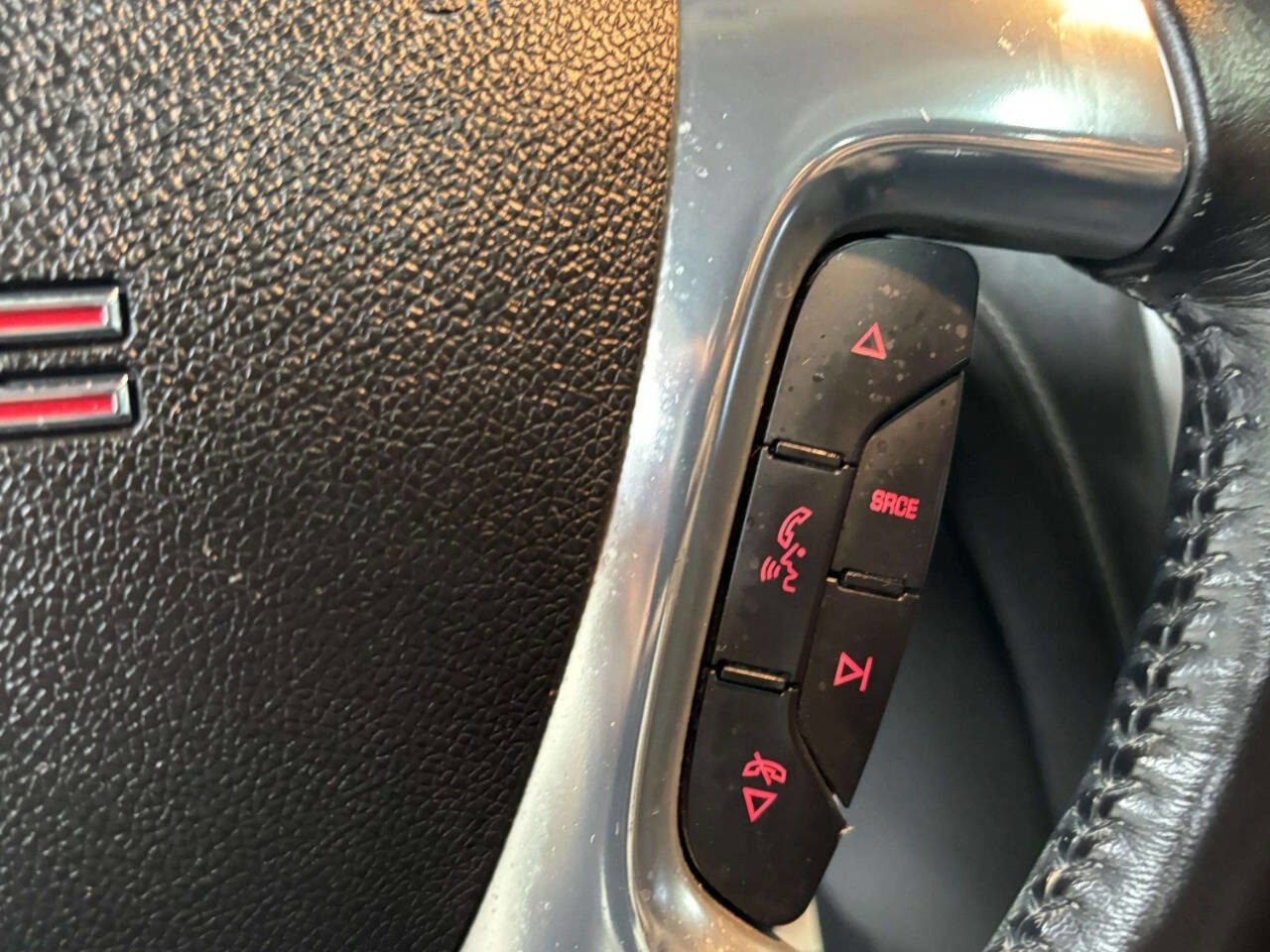 Used 2016 GMC Acadia SLE FWD image 32
