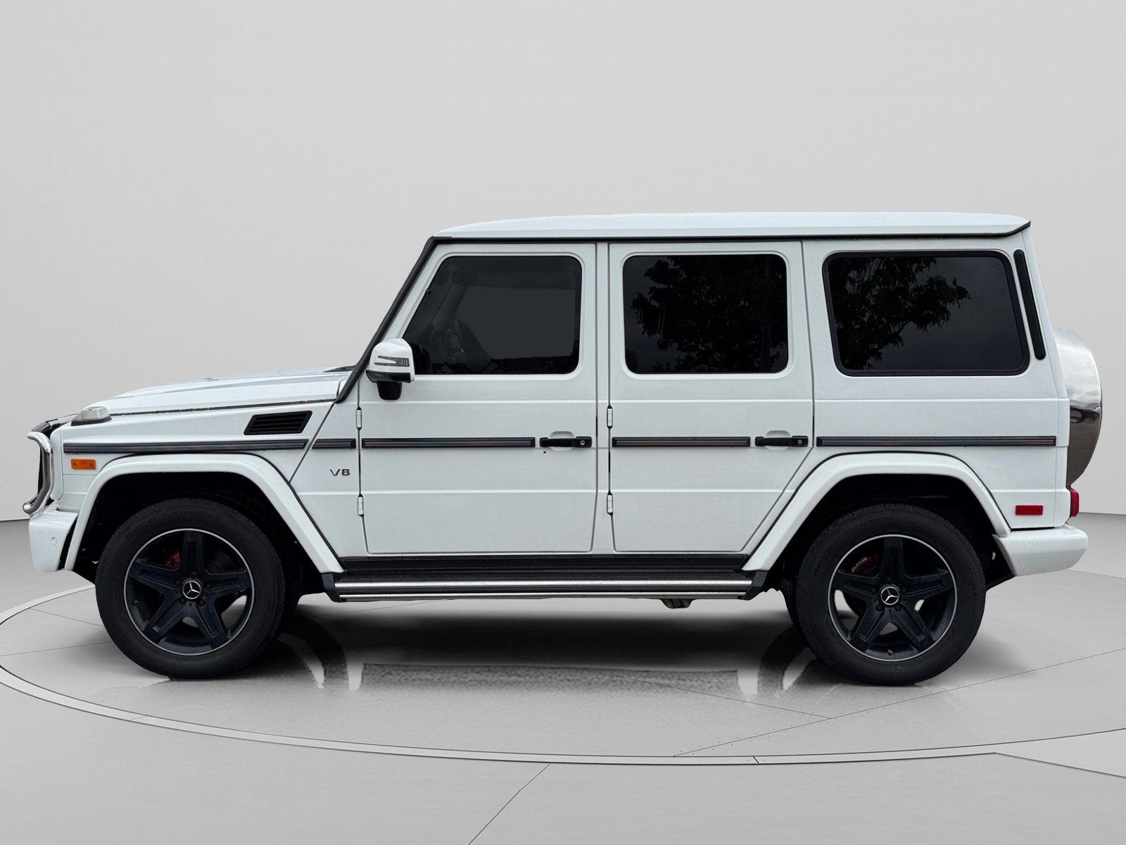 Used 2017 Mercedes-Benz G 550 image 2