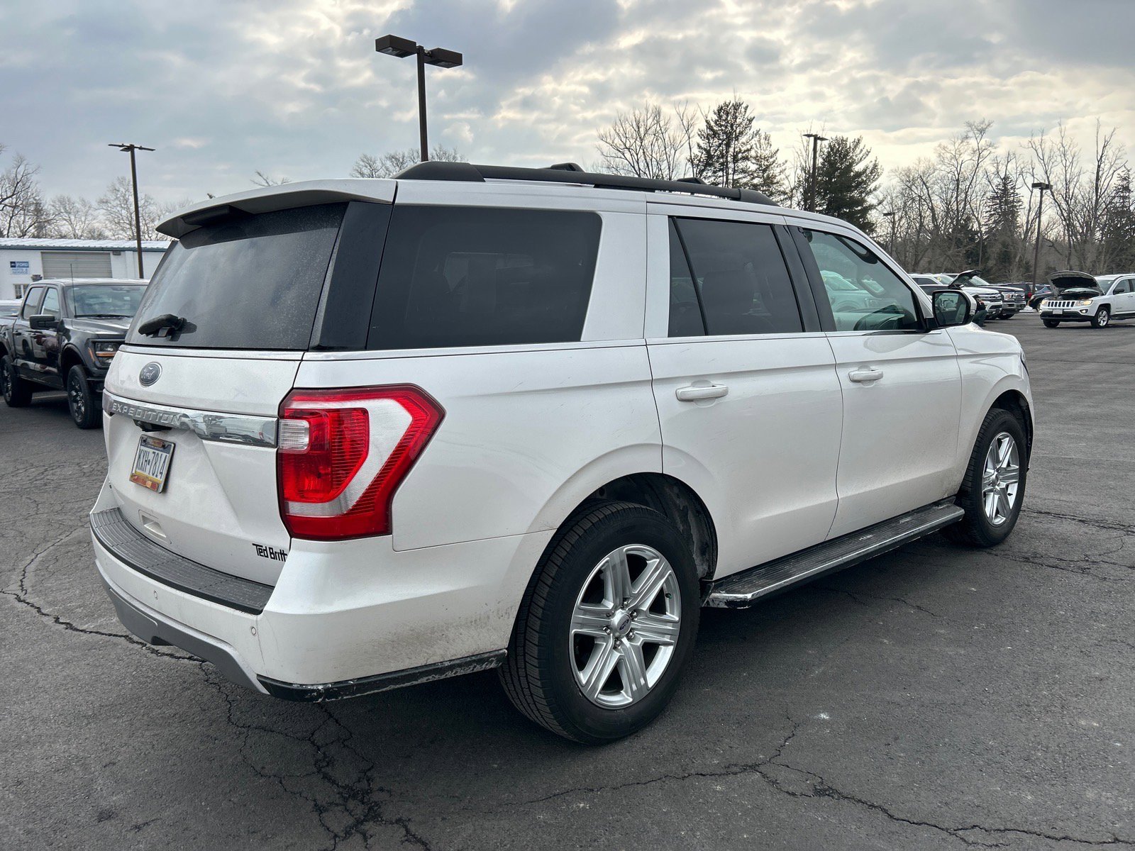 Used 2018 Ford Expedition XLT w/ Equipment Group 202A image 5
