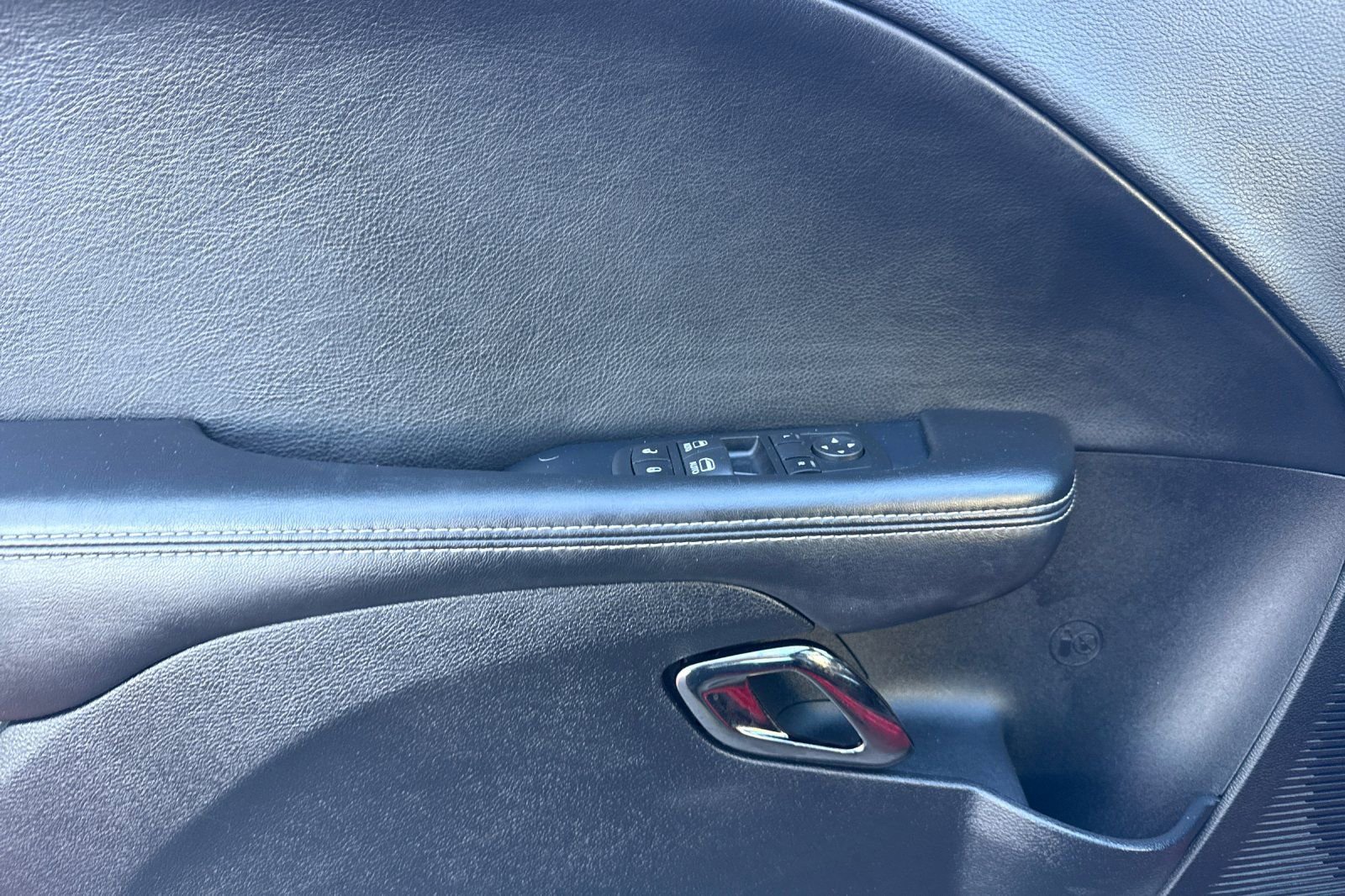 Used 2016 Dodge Challenger SRT Hellcat image 11