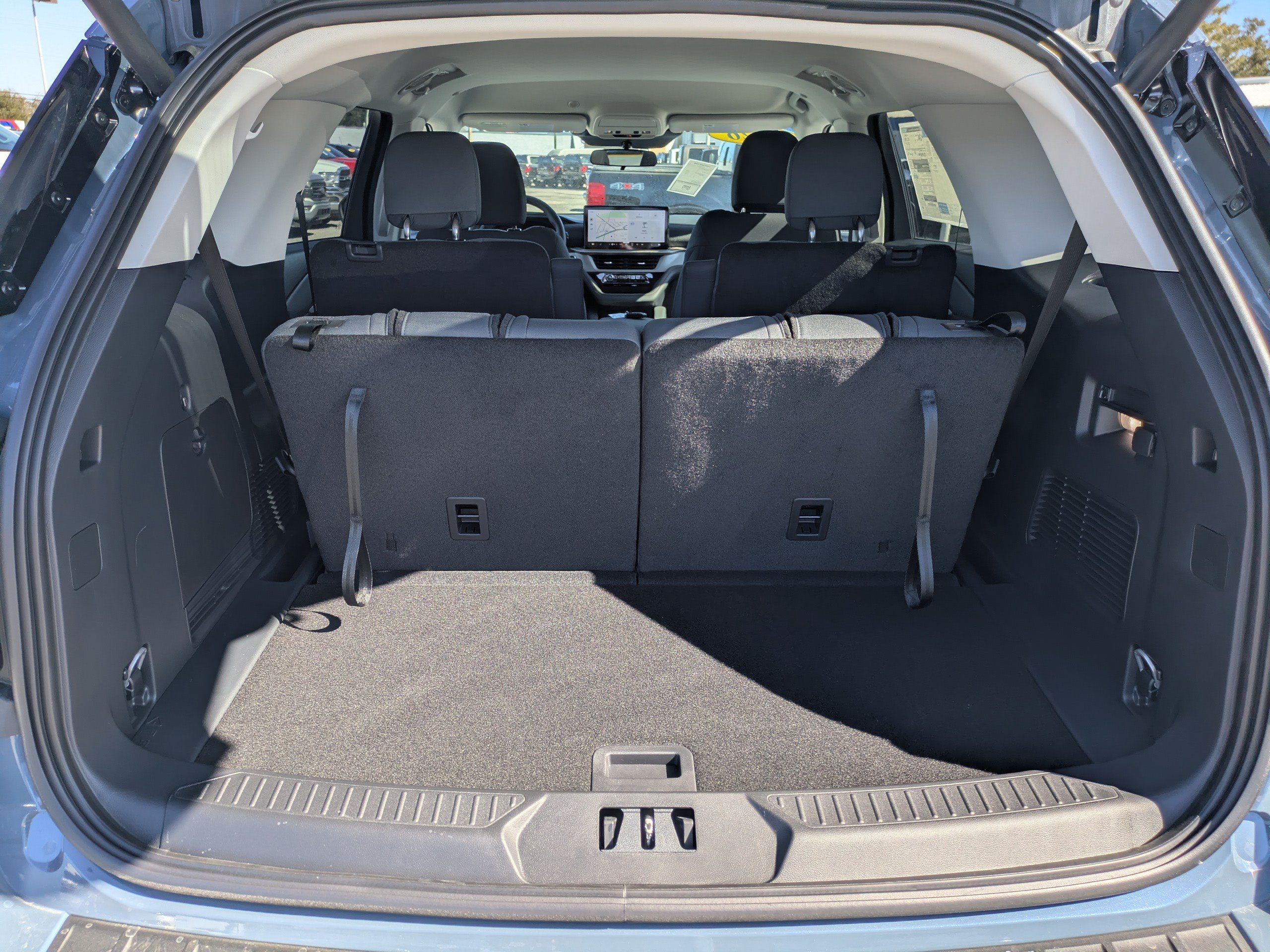 New 2026 Ford Explorer Active RWD image 10