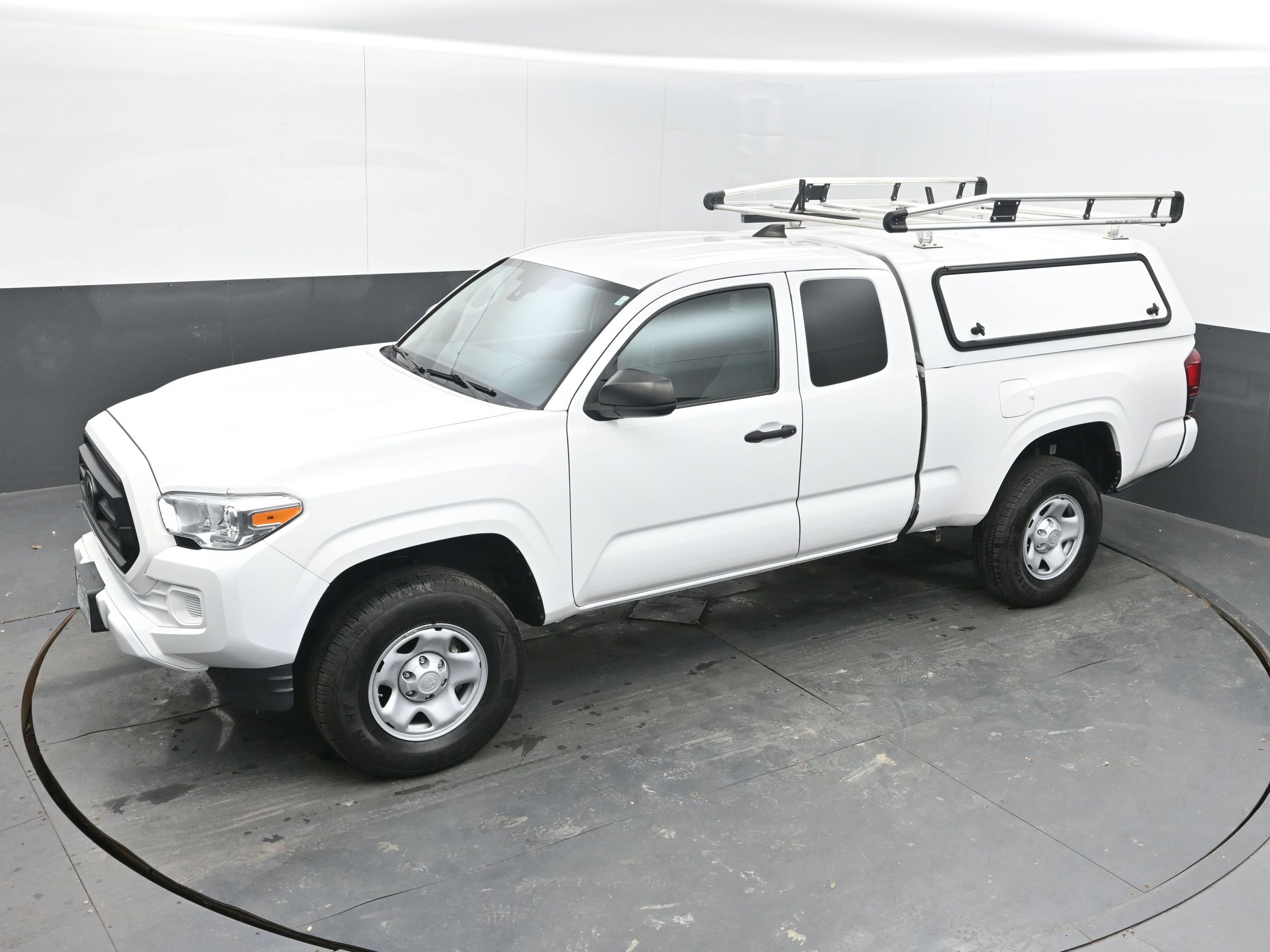 Used 2022 Toyota Tacoma SR image 32