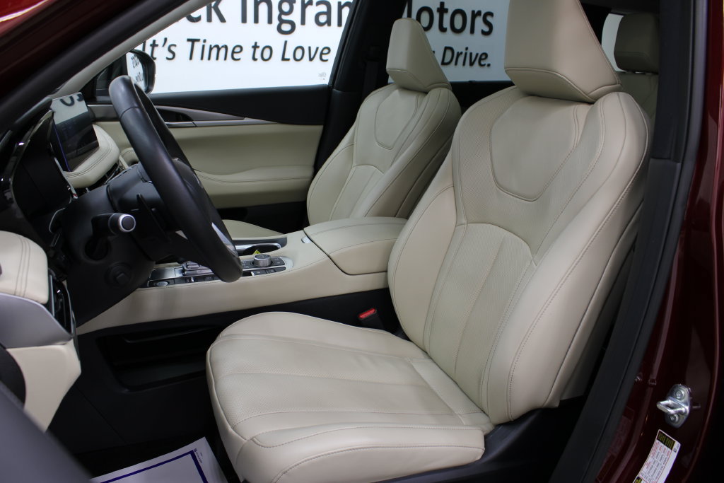 Used 2025 INFINITI QX60 Luxe w/ Cargo Package FWD image 16