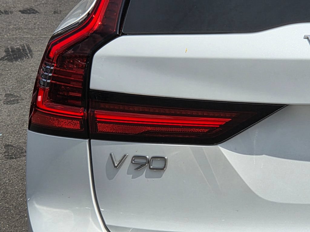 Used 2025 Volvo V90 B6 Cross Country Ultra w/ Protection Package Premier AWD/4WD image 35