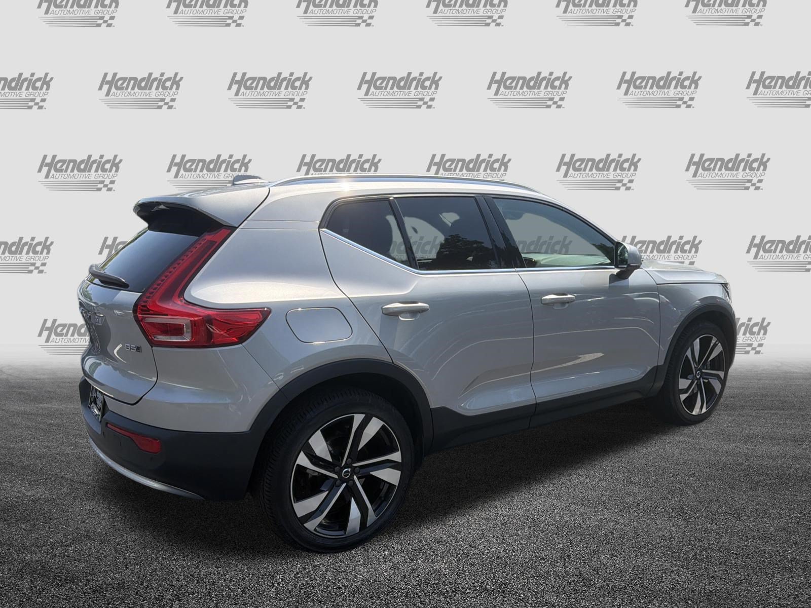 Certified 2023 Volvo XC40 B5 Ultimate w/ Protection Package Premier AWD/4WD image 11