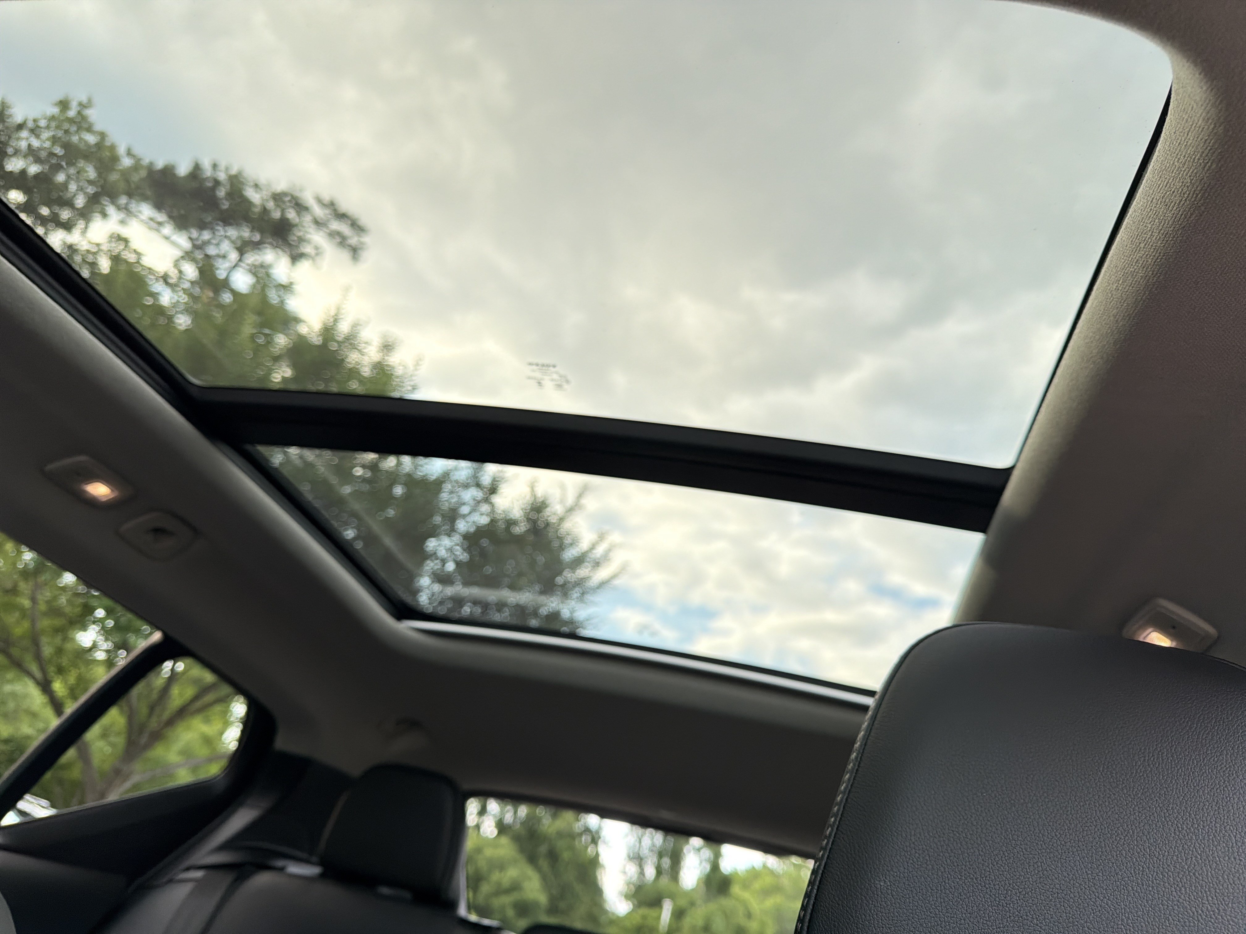 New 2026 Volvo XC40 B4 Core w/ Climate Package FWD image 31