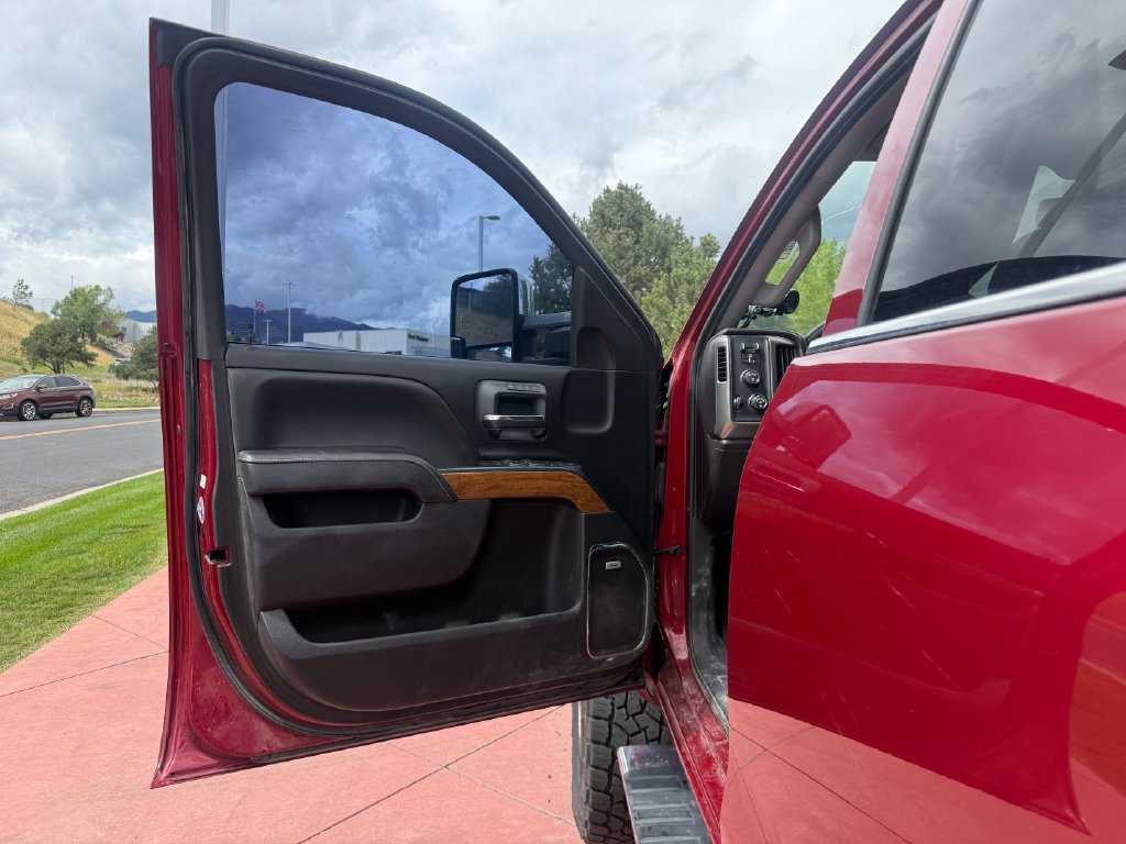 Used 2018 Chevrolet Silverado 2500 High Country w/ Duramax Plus Package AWD/4WD image 10