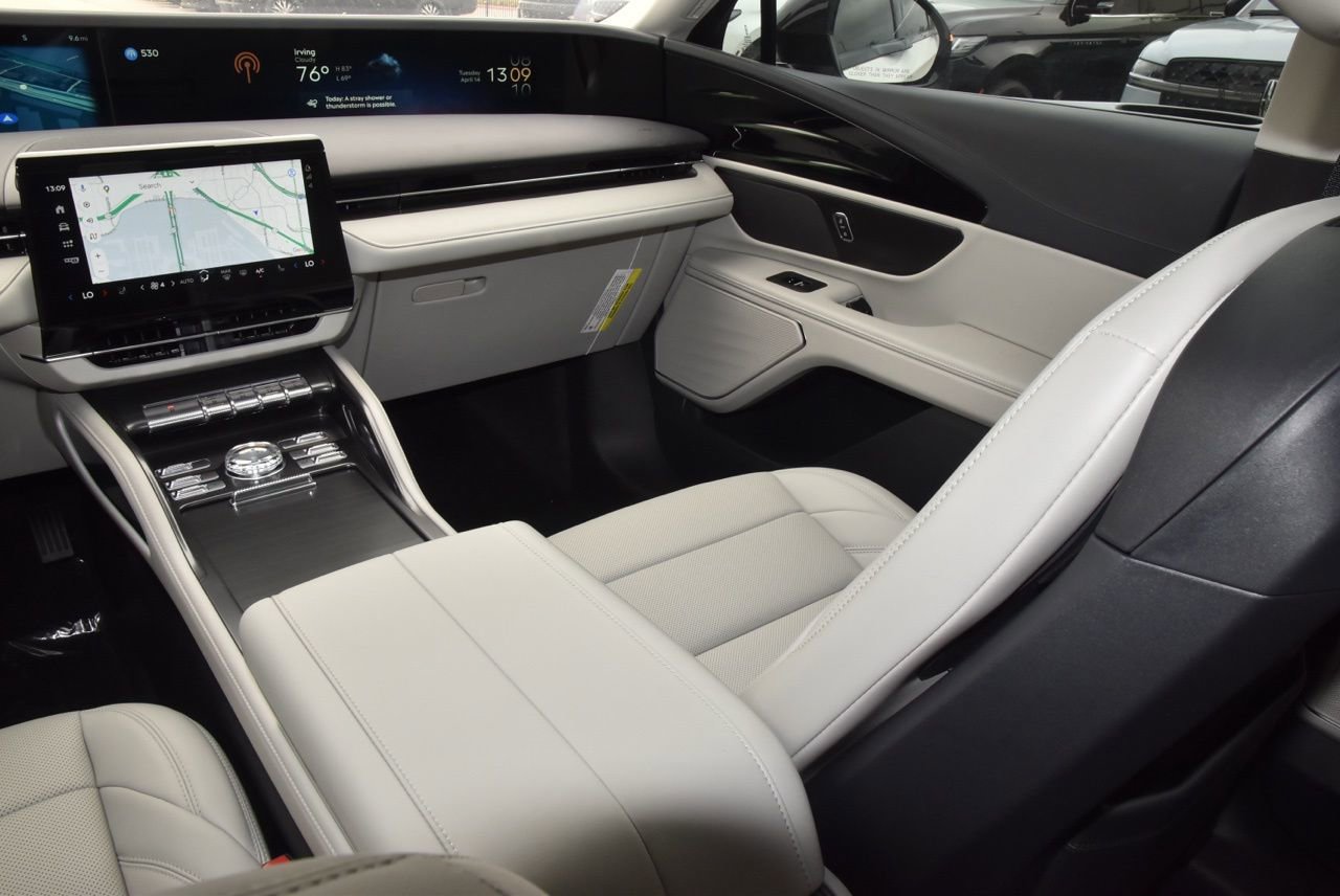 New 2026 Lincoln Nautilus Premier AWD/4WD image 24