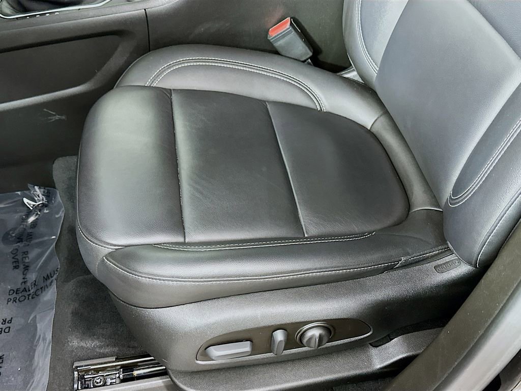 Used 2023 Chevrolet Traverse LT w/ LPO, Cargo Package image 27