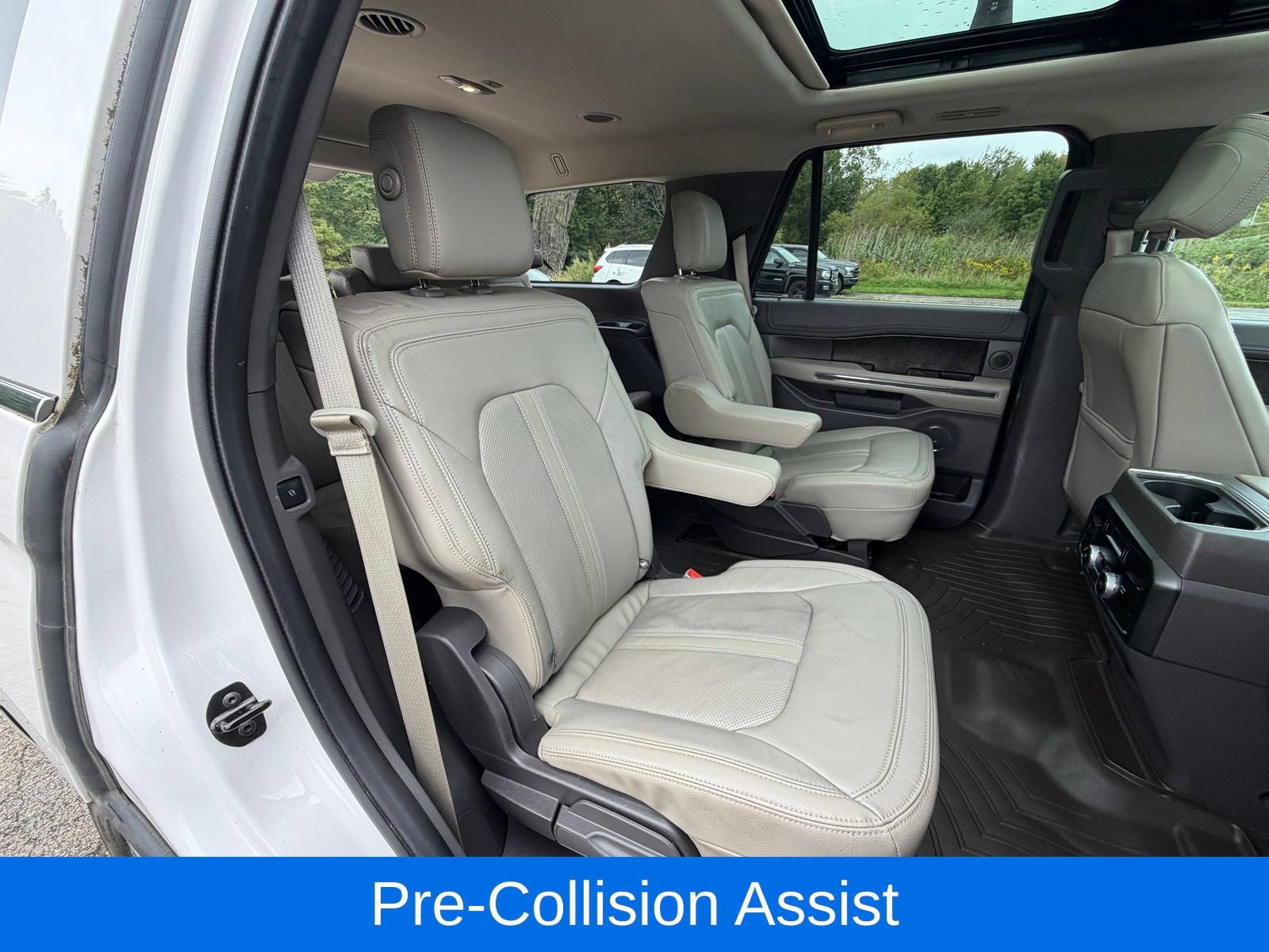 Used 2018 Ford Expedition Limited w/ Equipment Group 301A AWD/4WD image 40