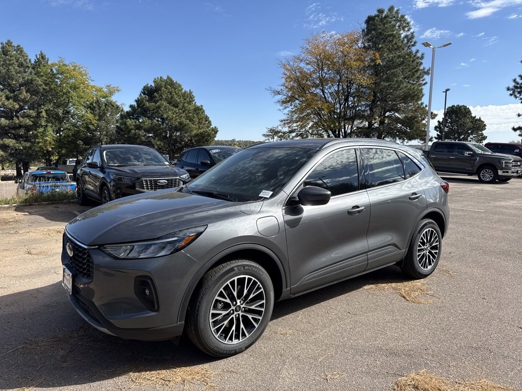 New 2025 Ford Escape SE