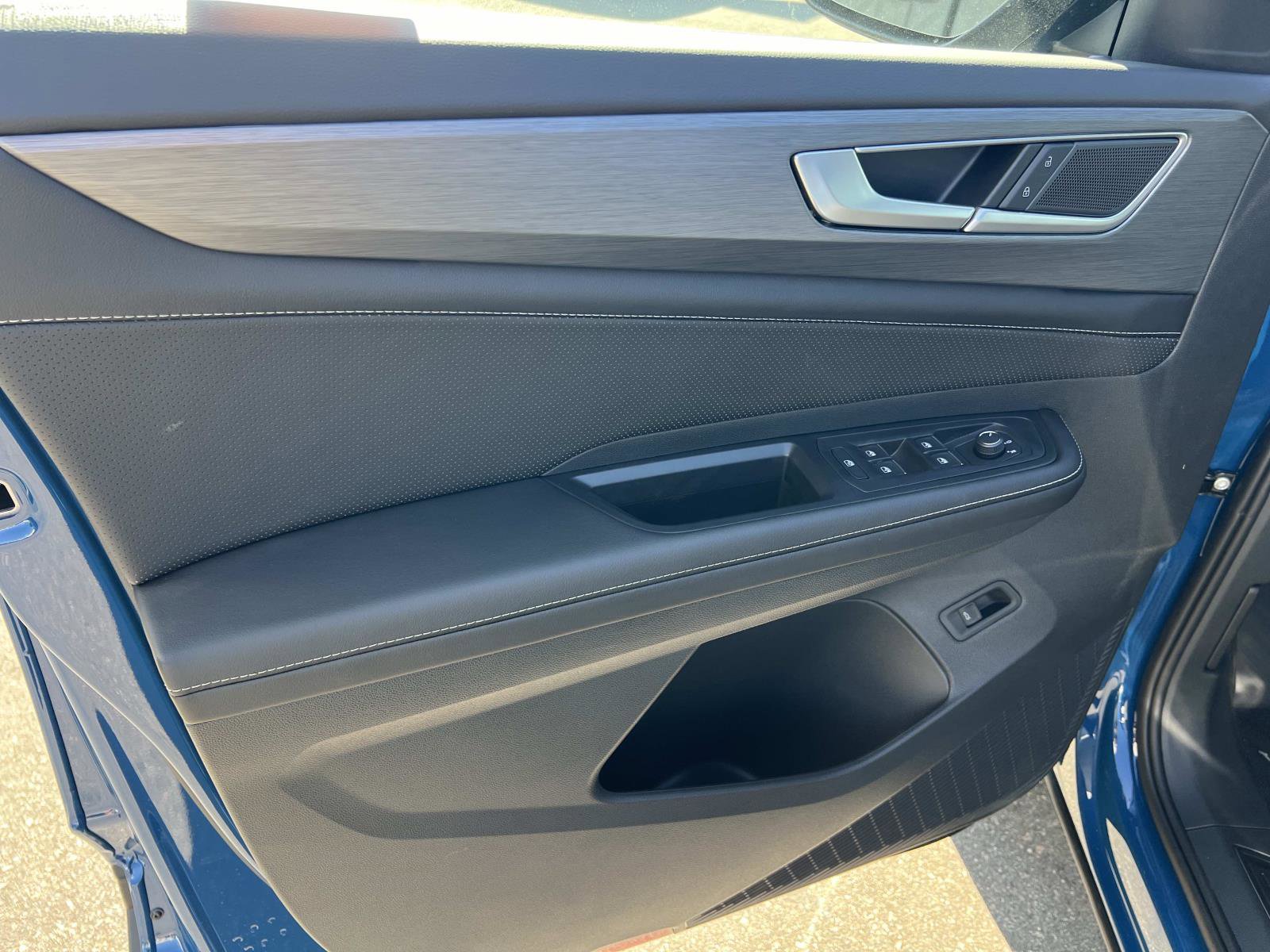 New 2026 Volkswagen Atlas Cross Sport SE image 4