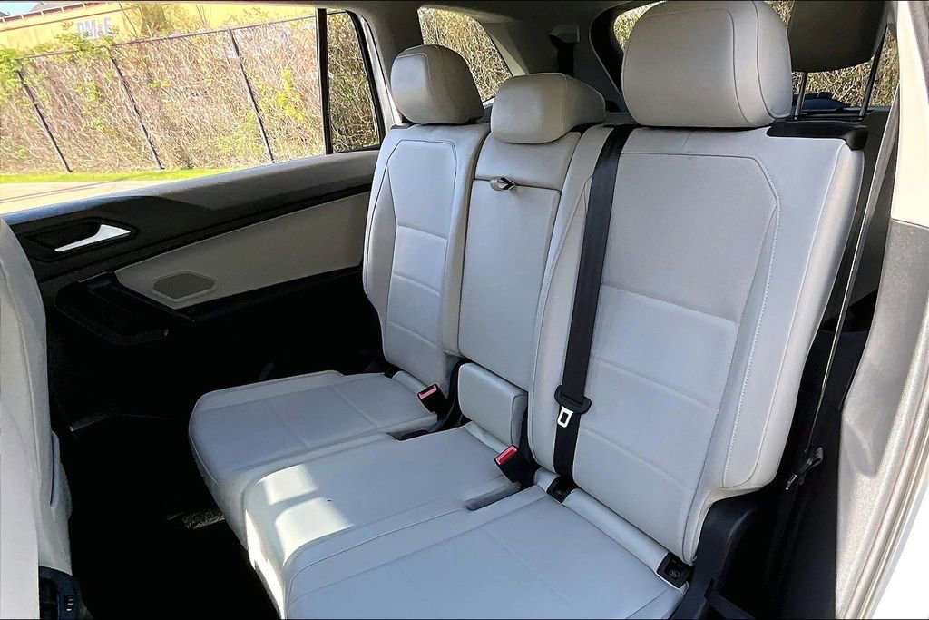 Used 2019 Volkswagen Tiguan SE image 34