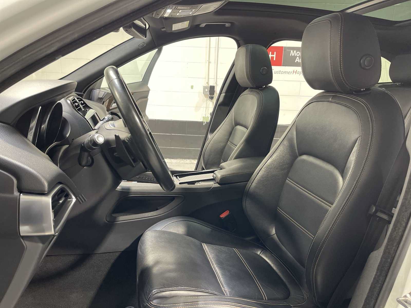 Used 2018 Jaguar F-PACE Prestige AWD/4WD image 11