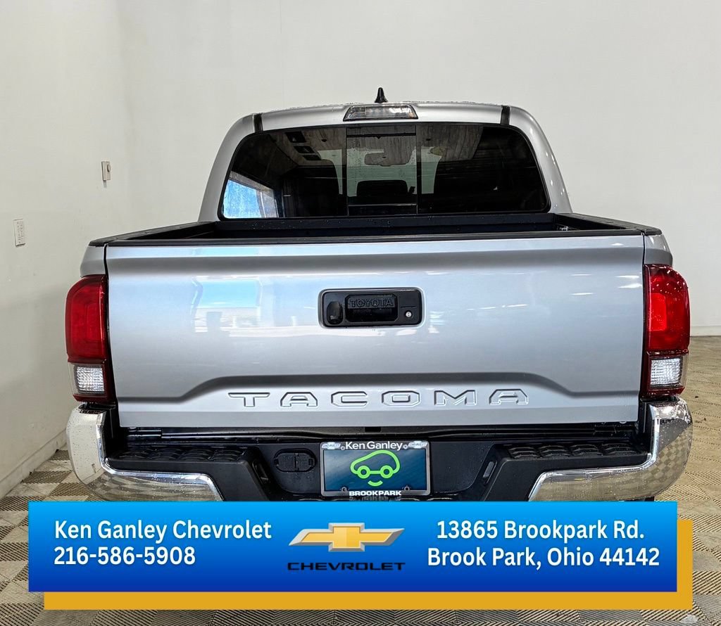 Used 2020 Toyota Tacoma SR5 AWD/4WD image 5