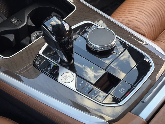 Used 2022 BMW X5 M50i AWD/4WD image 30