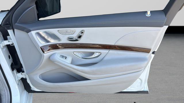 Used 2016 Mercedes-Benz S 550 4MATIC Sedan image 23