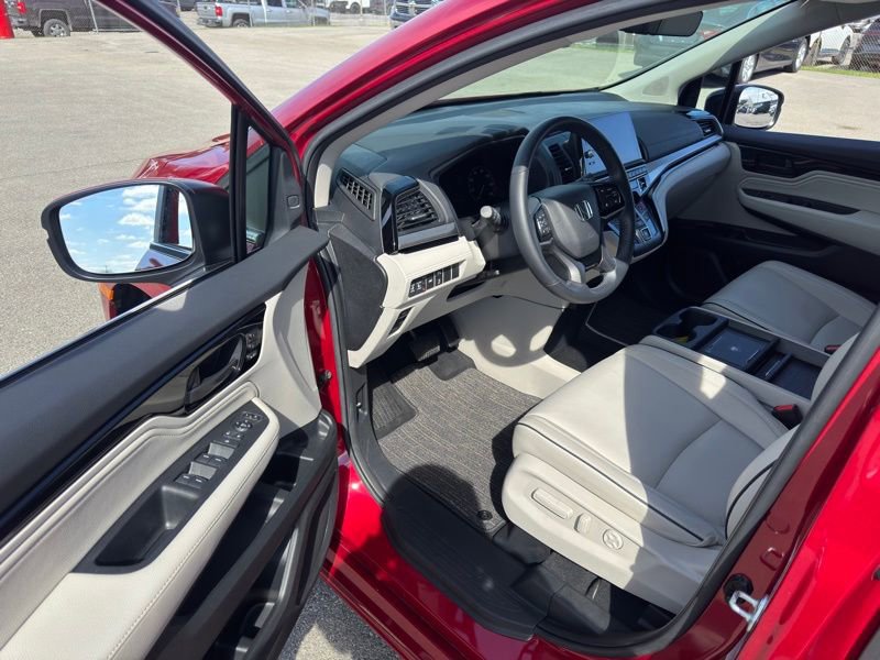 Used 2025 Honda Odyssey Touring image 9