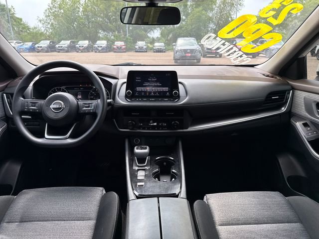 Certified 2023 Nissan Rogue SV FWD image 12