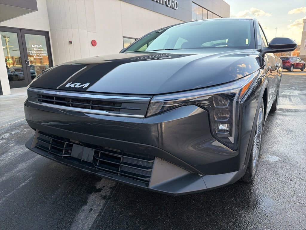 New 2025 Kia K4 LX image 13