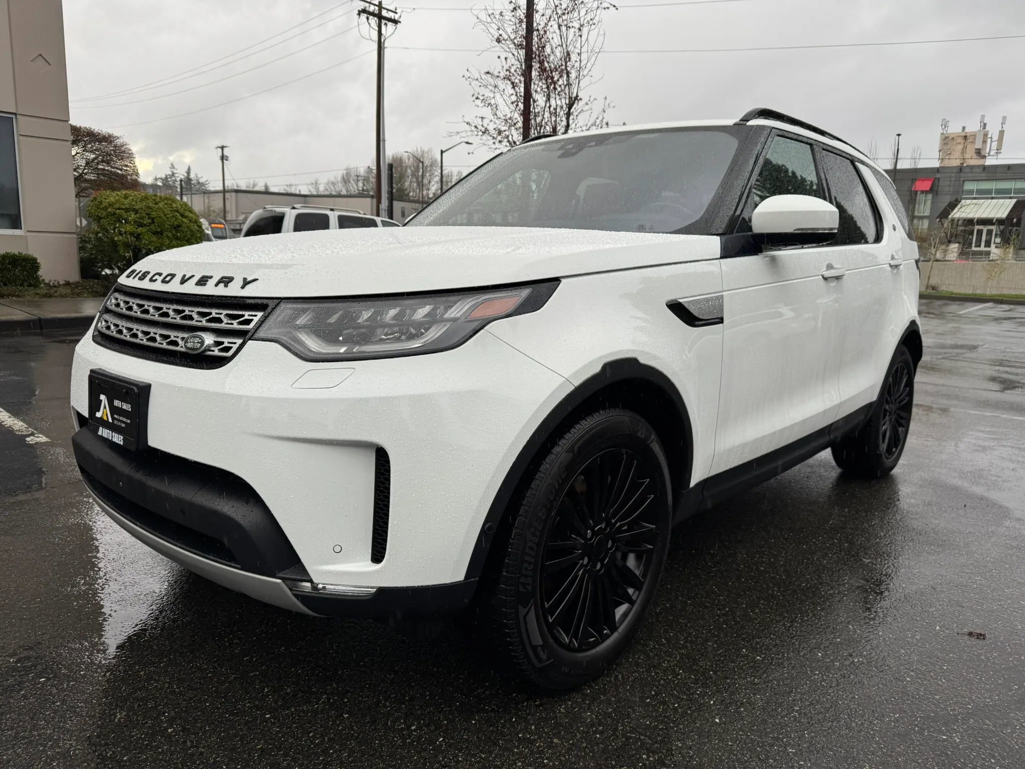 Used 2019 Land Rover Discovery HSE Luxury AWD/4WD image 4