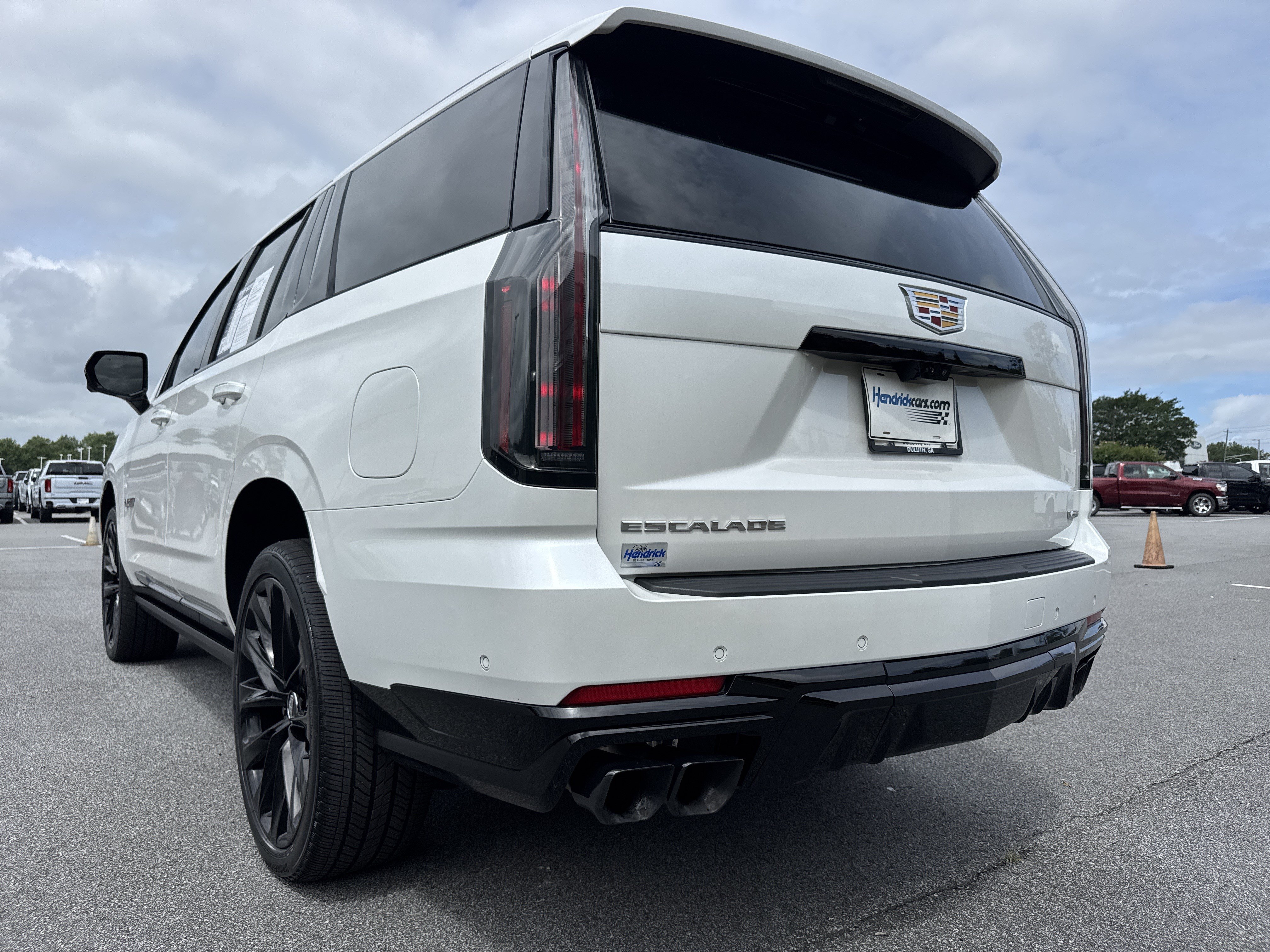 Used 2025 Cadillac Escalade V w/ LPO, ONYX Package AWD/4WD image 8