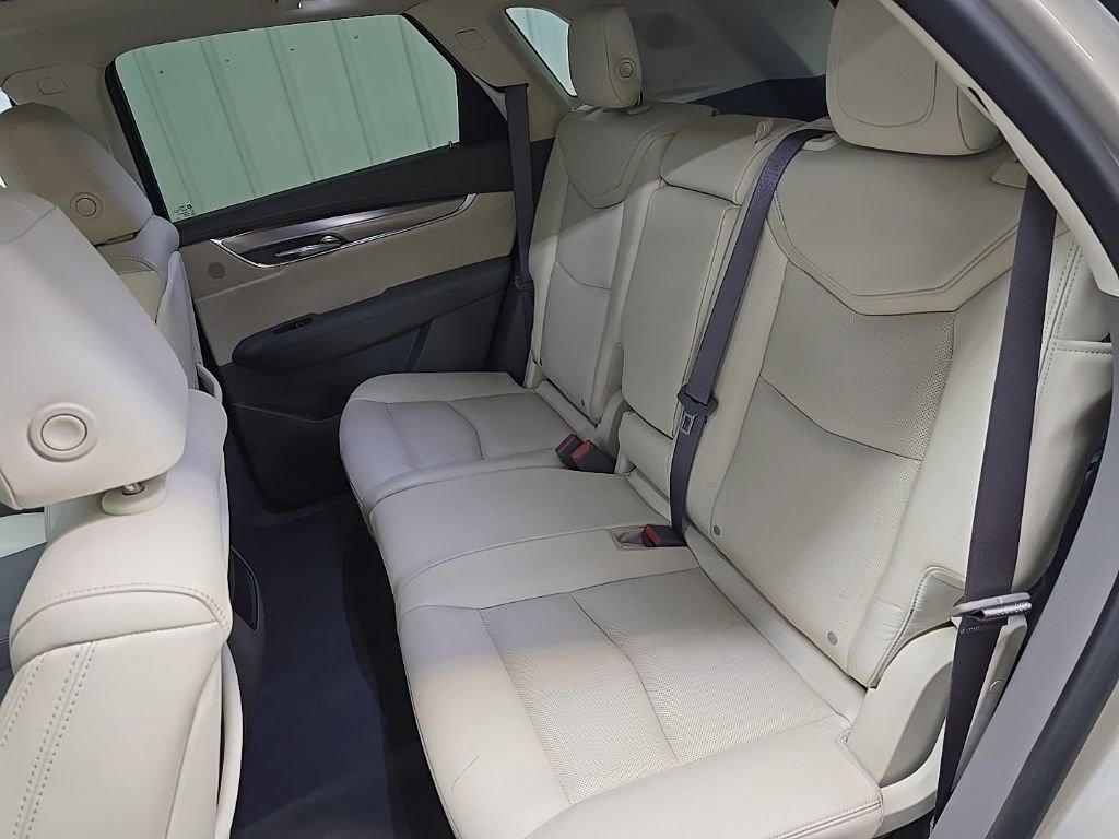 Used 2017 Cadillac XT5 Luxury w/ Driver Awareness Package image 33