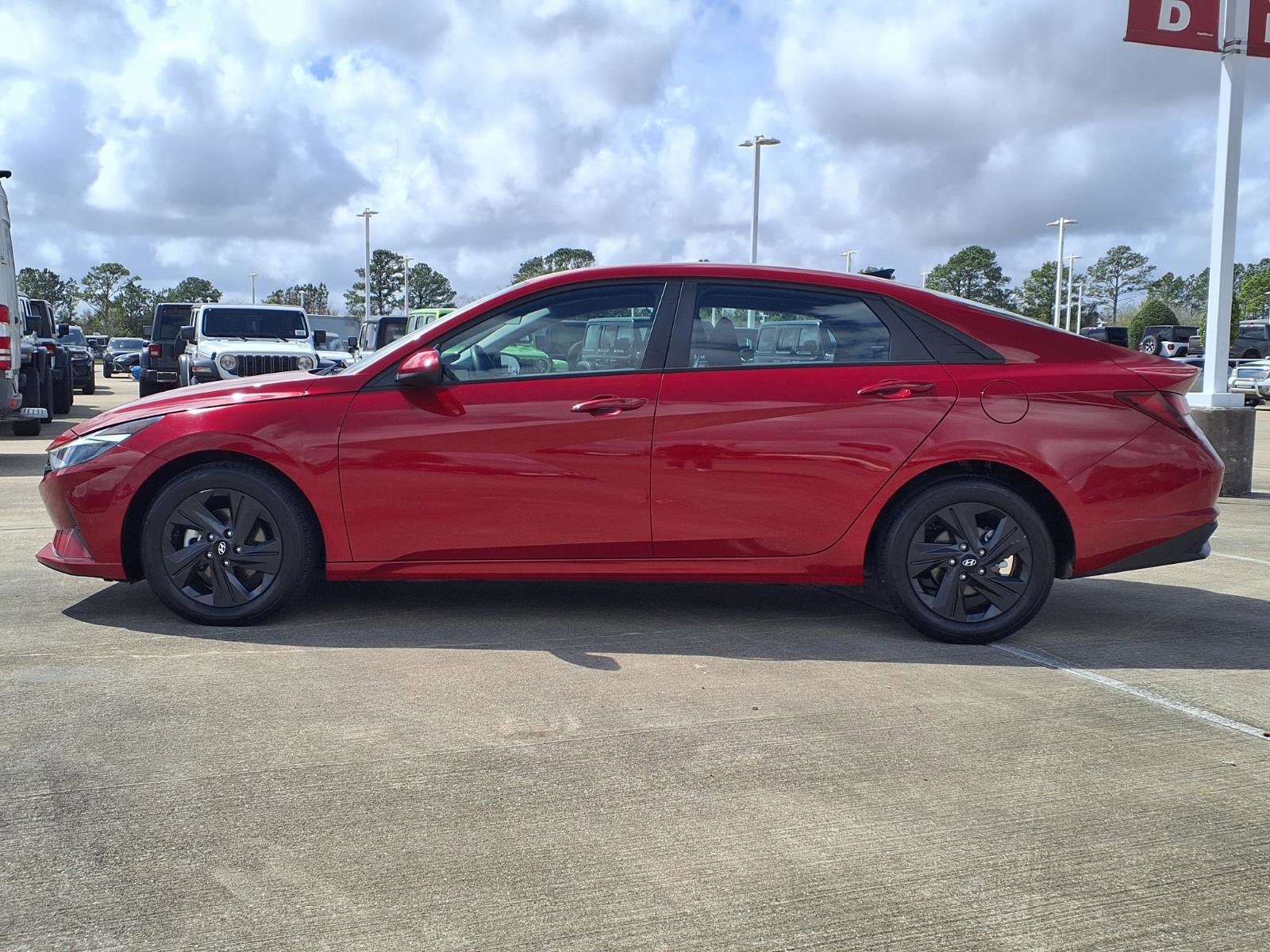 Used 2021 Hyundai Elantra SEL image 8