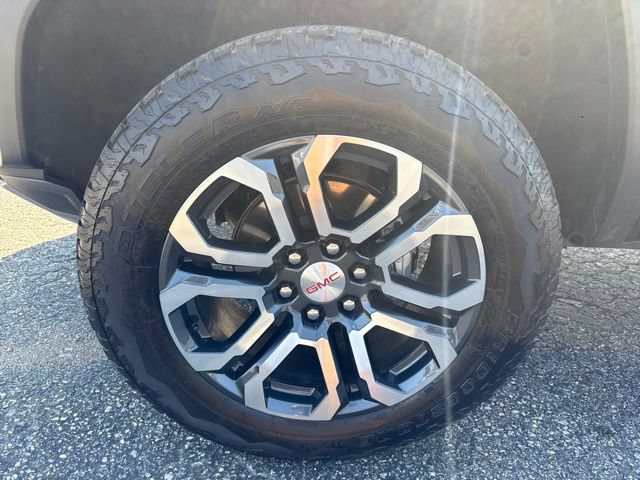 Used 2024 GMC Canyon AT4 w/ AT4 Premium Package AWD/4WD image 11