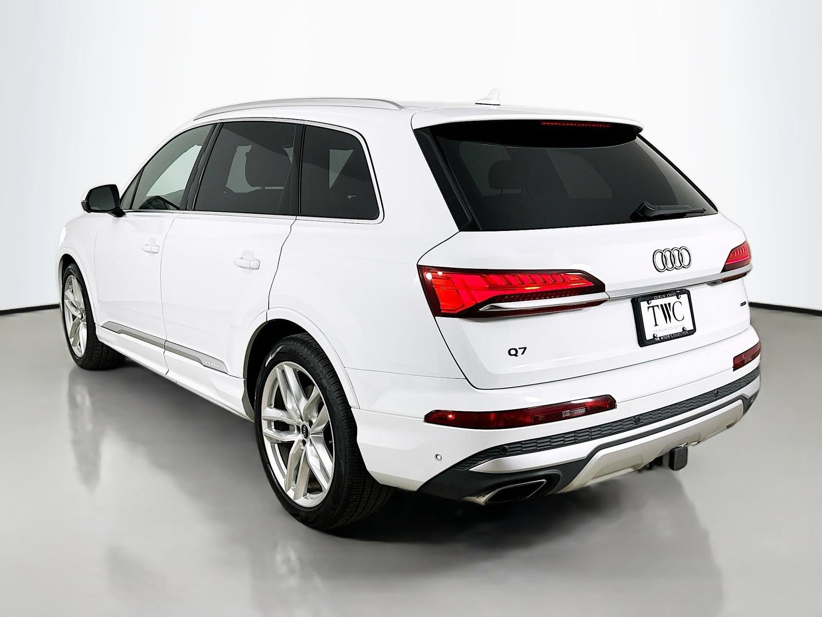 Used 2025 Audi Q7 3.0T Premium Plus w/ Premium Plus Package AWD/4WD image 7