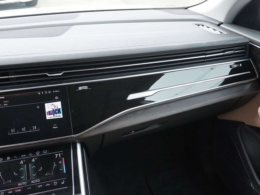 Used 2023 Audi Q8 Prestige AWD/4WD image 30